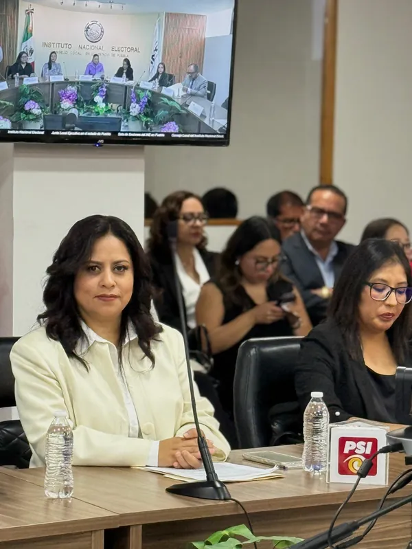Representación de PSI durante la sesión del Consejo Local del INE en Puebla