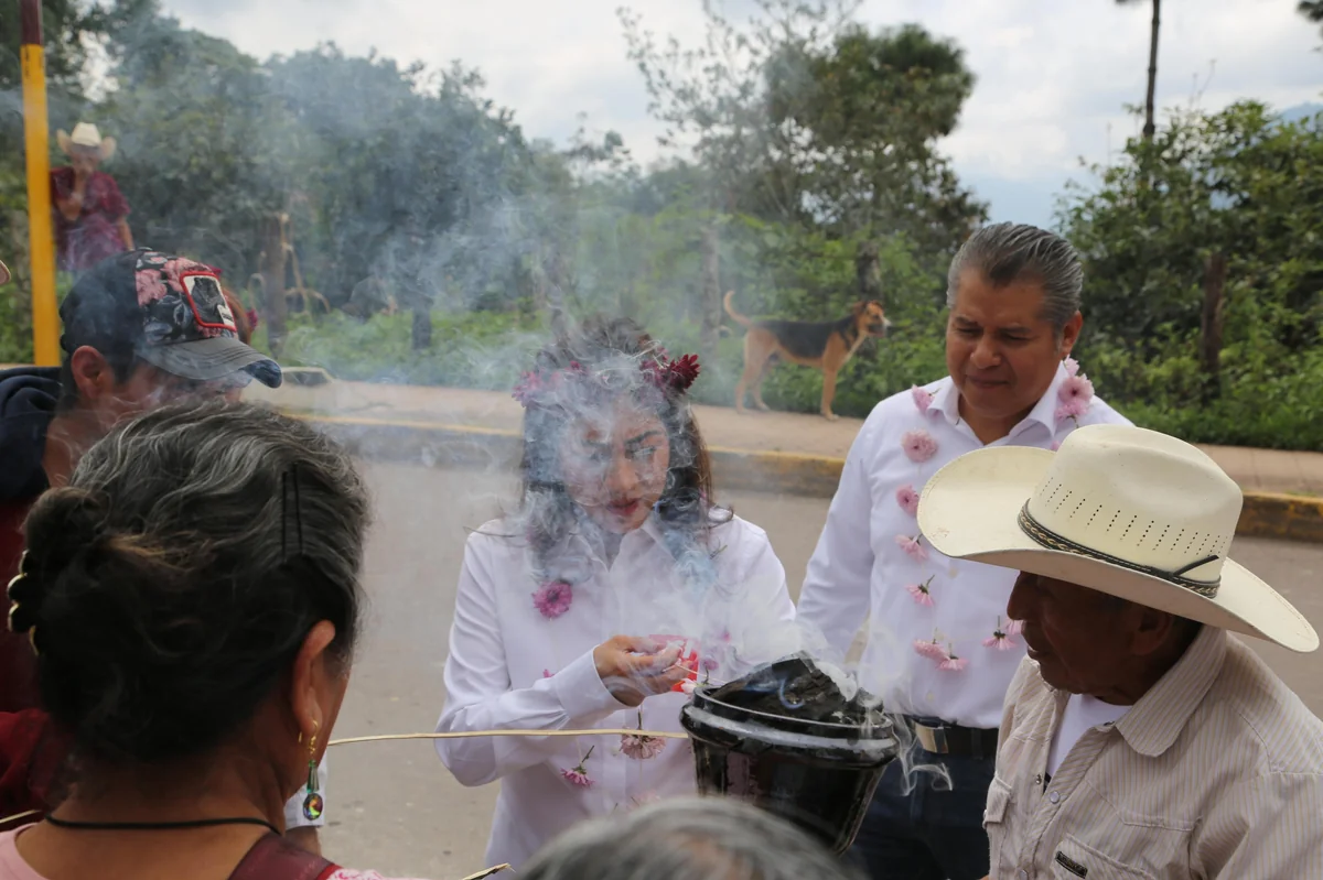 Nadia Navarro Acevedo, presidenta de PSI, en su visita a Tepango de Rodríguez, Puebla