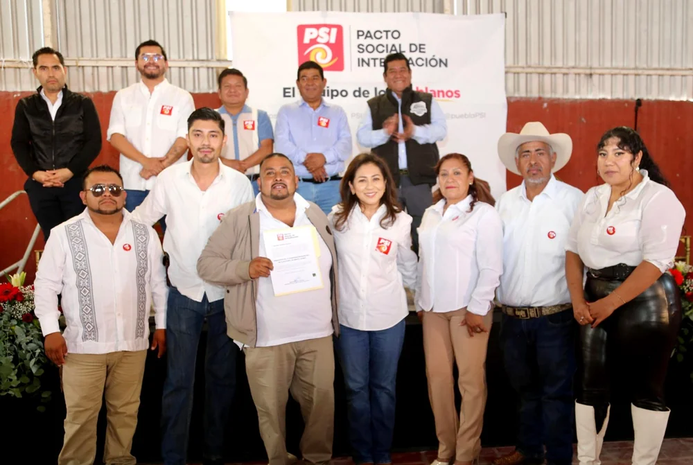 Encuentro del Pacto Social de Integración en Tlacotepec con Nadia Navarro, coordinadores y representantes comunitarios